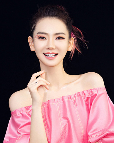 戚薇个人图片