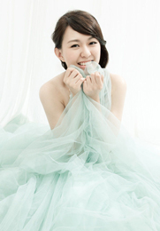 卓依婷个人图片