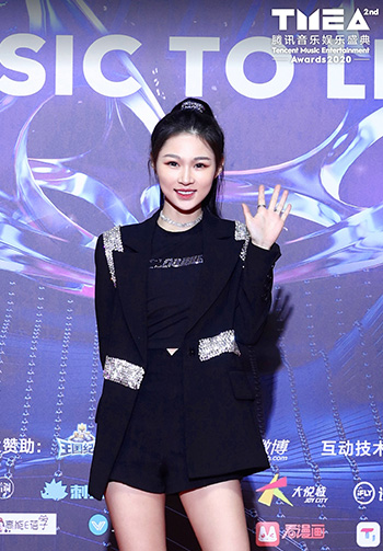 阿悠悠个人图片