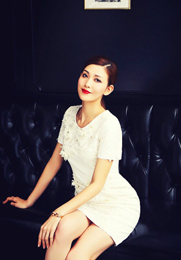 李彩桦个人图片